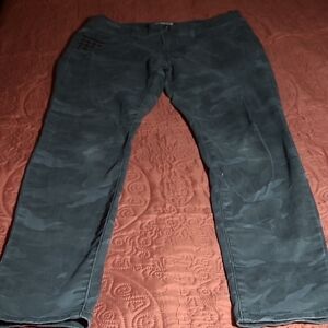 Mudd Women's Dark Green Cargo Pants